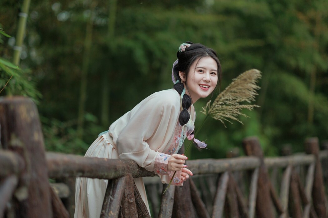 YiTuYu艺图语 Vol.1385 Qiu Qiu