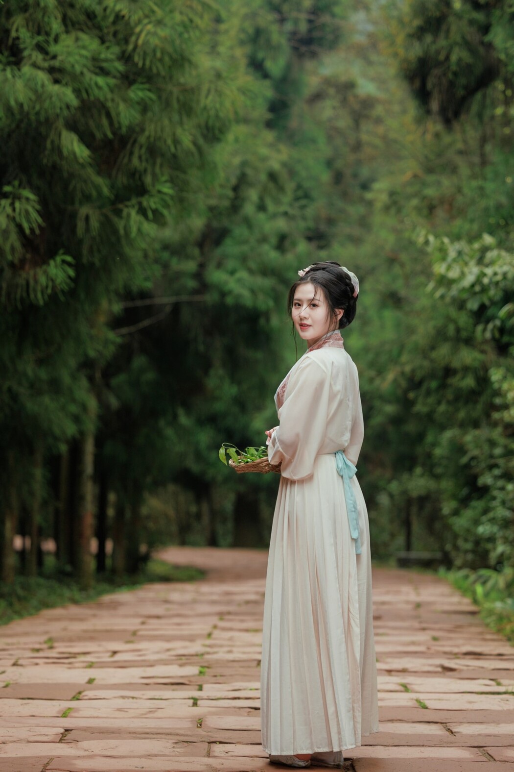 YiTuYu艺图语 Vol.1385 Qiu Qiu