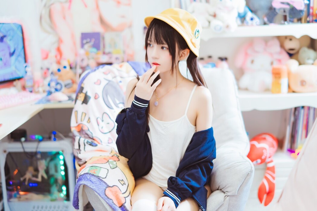 YiTuYu艺图语 Vol.1397 Cherry Meow