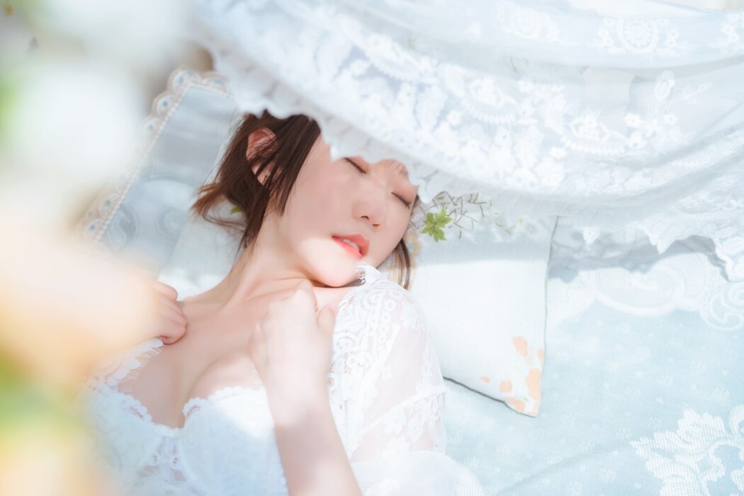 YiTuYu艺图语 Vol.1381 Xiang Cao Miao Lu Lu