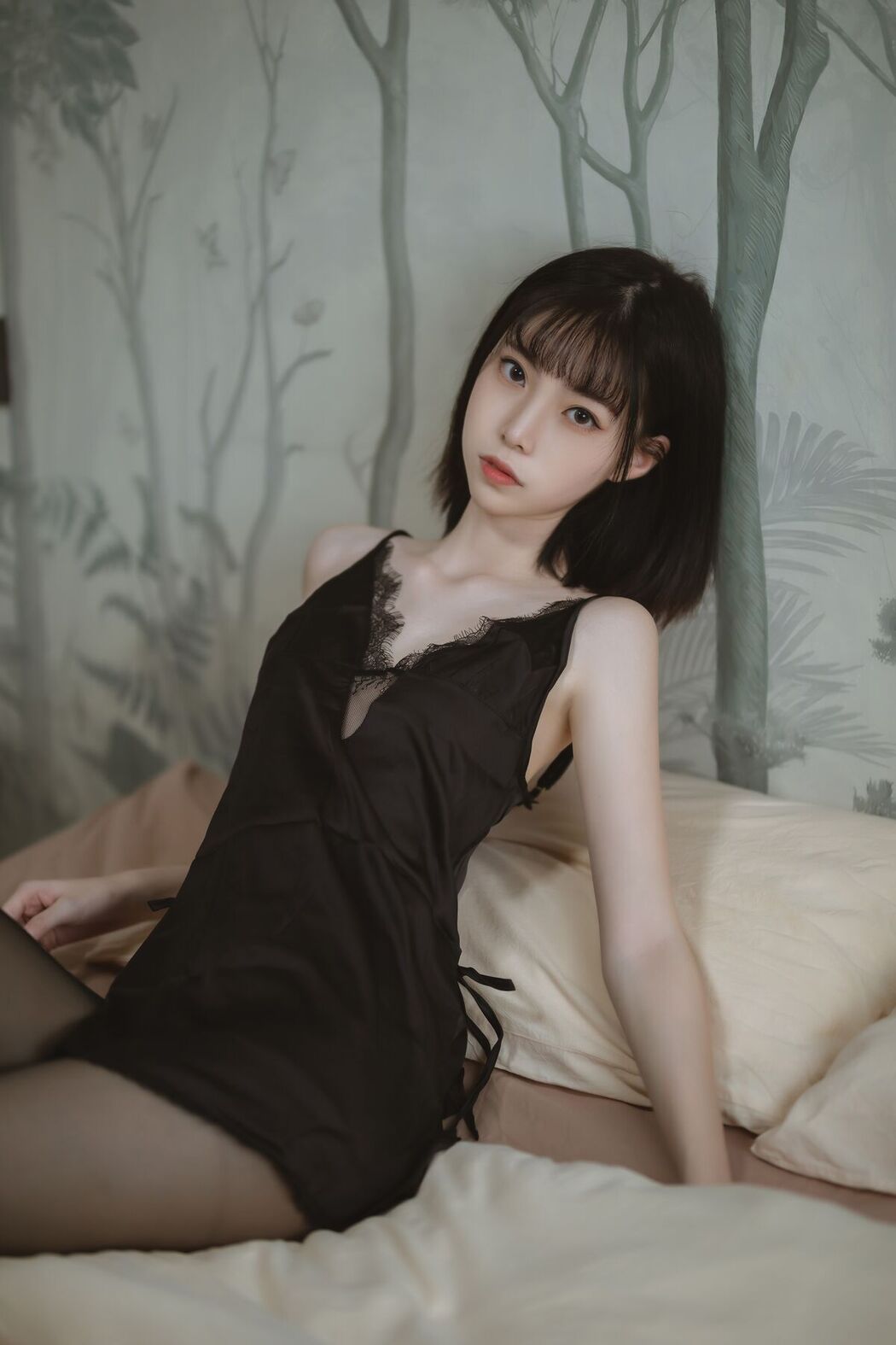 Coser@许岚lan – 黑色蕾丝睡衣