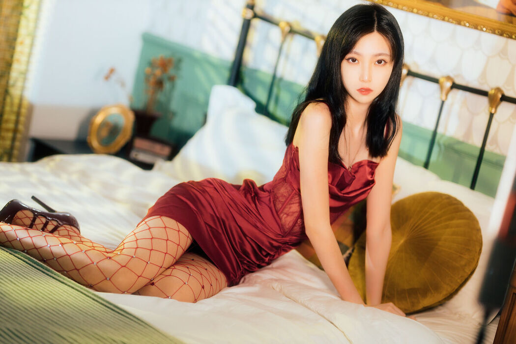 Coser@许岚lan &#8211; 网袜红裙