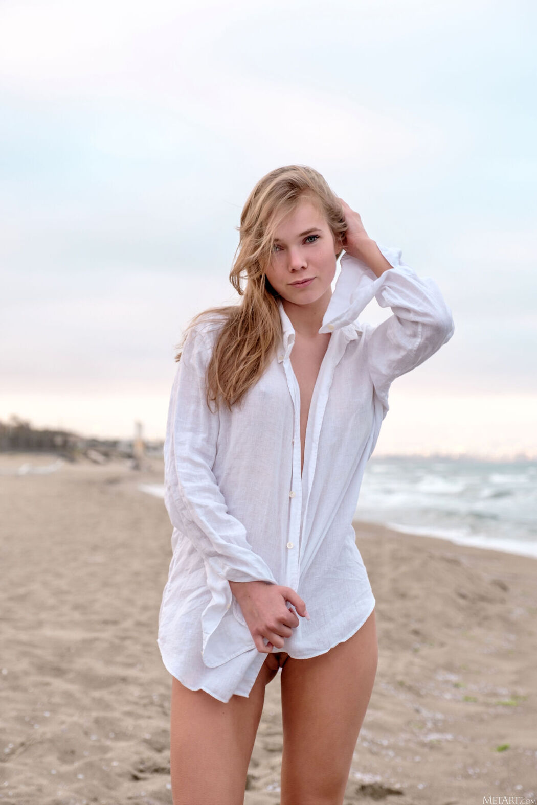 MetArt Luise – Sand And Sea Part1