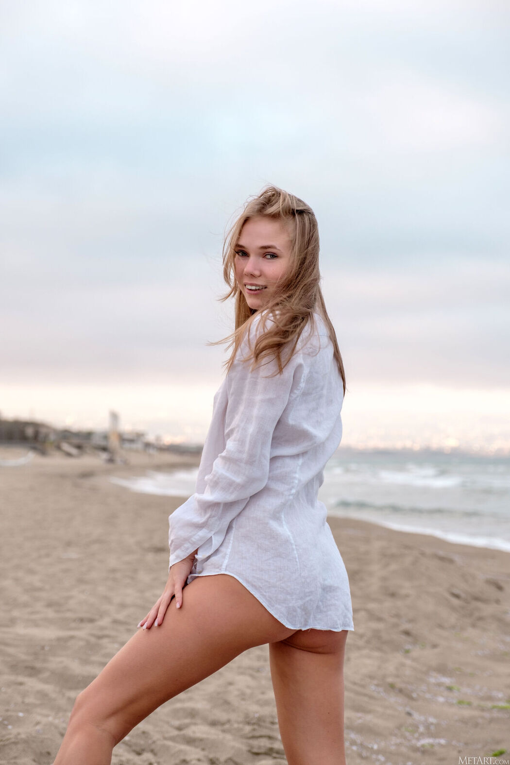 MetArt Luise – Sand And Sea Part1