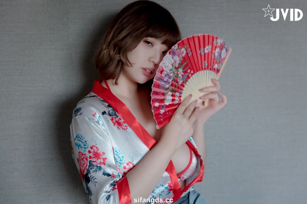 JVID Ruru 茹茹 – 巨乳吃播主拍攝遇到瘋狂粉絲迷暈綁架 Part1