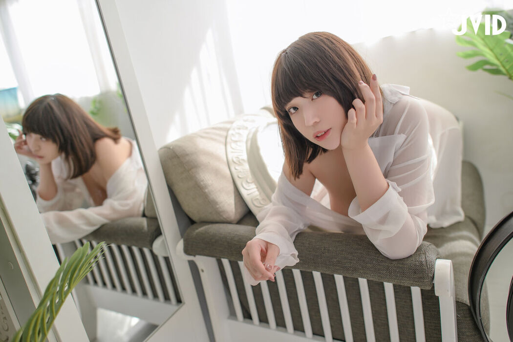 JVID Ruru 茹茹 – H級豪巨乳 寄宿家中的前同事-茹茹 一早醒來就衣衫不整 豪乳在眼前晃的我頭好暈啊