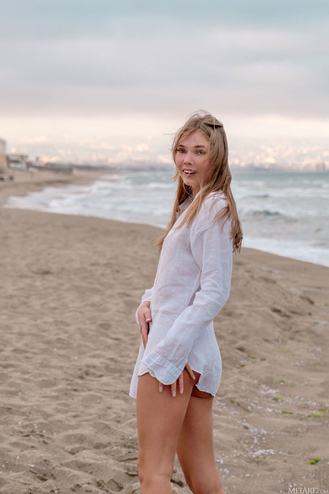 MetArt Luise – Sand And Sea Part1