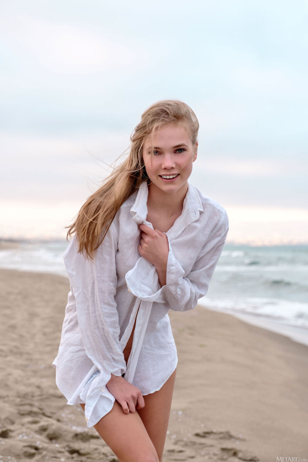 MetArt Luise – Sand And Sea Part1