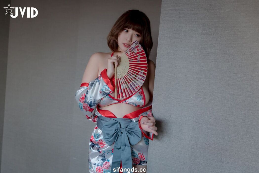 JVID Ruru 茹茹 – 巨乳吃播主拍攝遇到瘋狂粉絲迷暈綁架 Part1