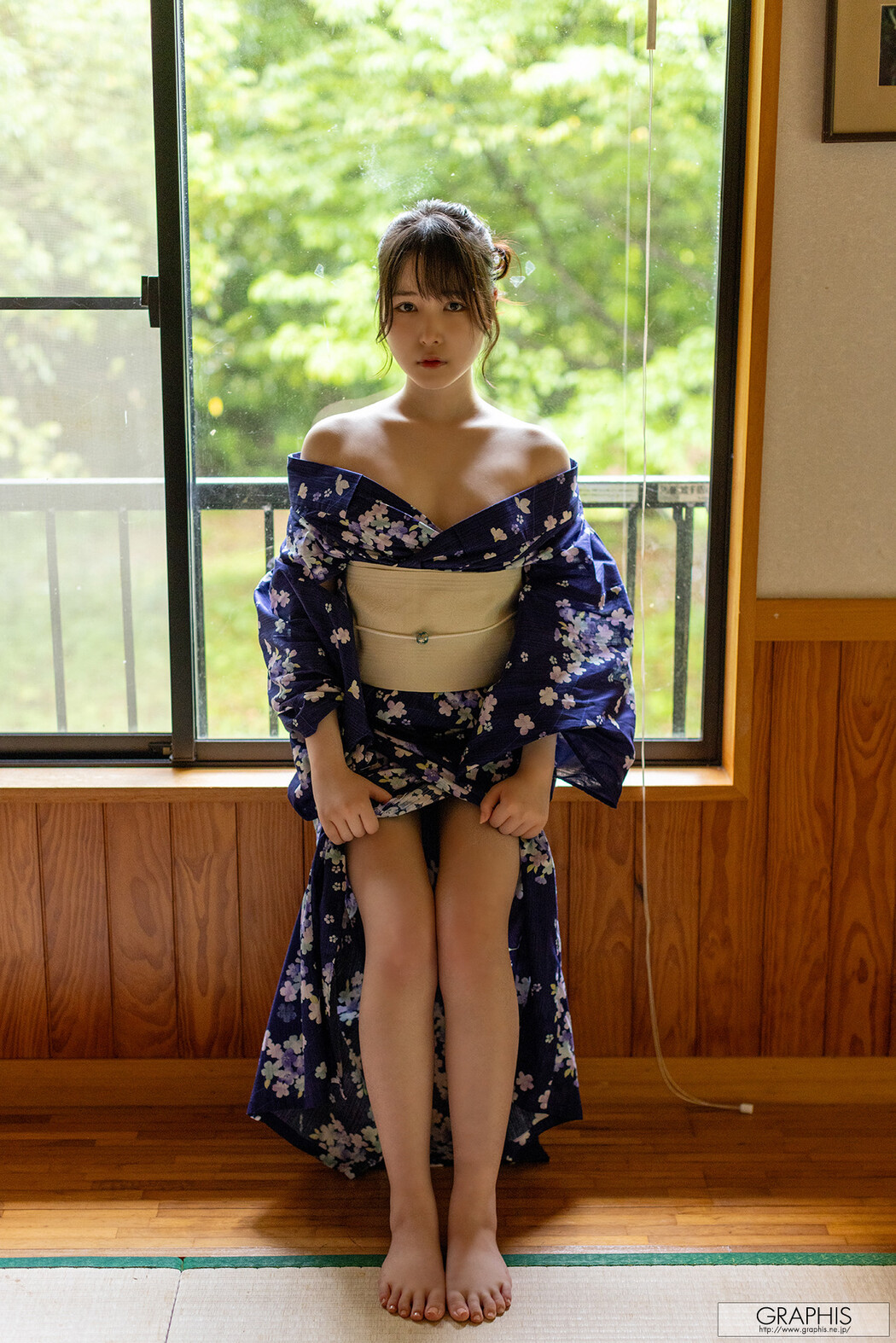 Jun Kasui 香水じゅん, Graphis Gals 「Perfume」 Vol.04 – EVERIA.CLUB Cover Photo
