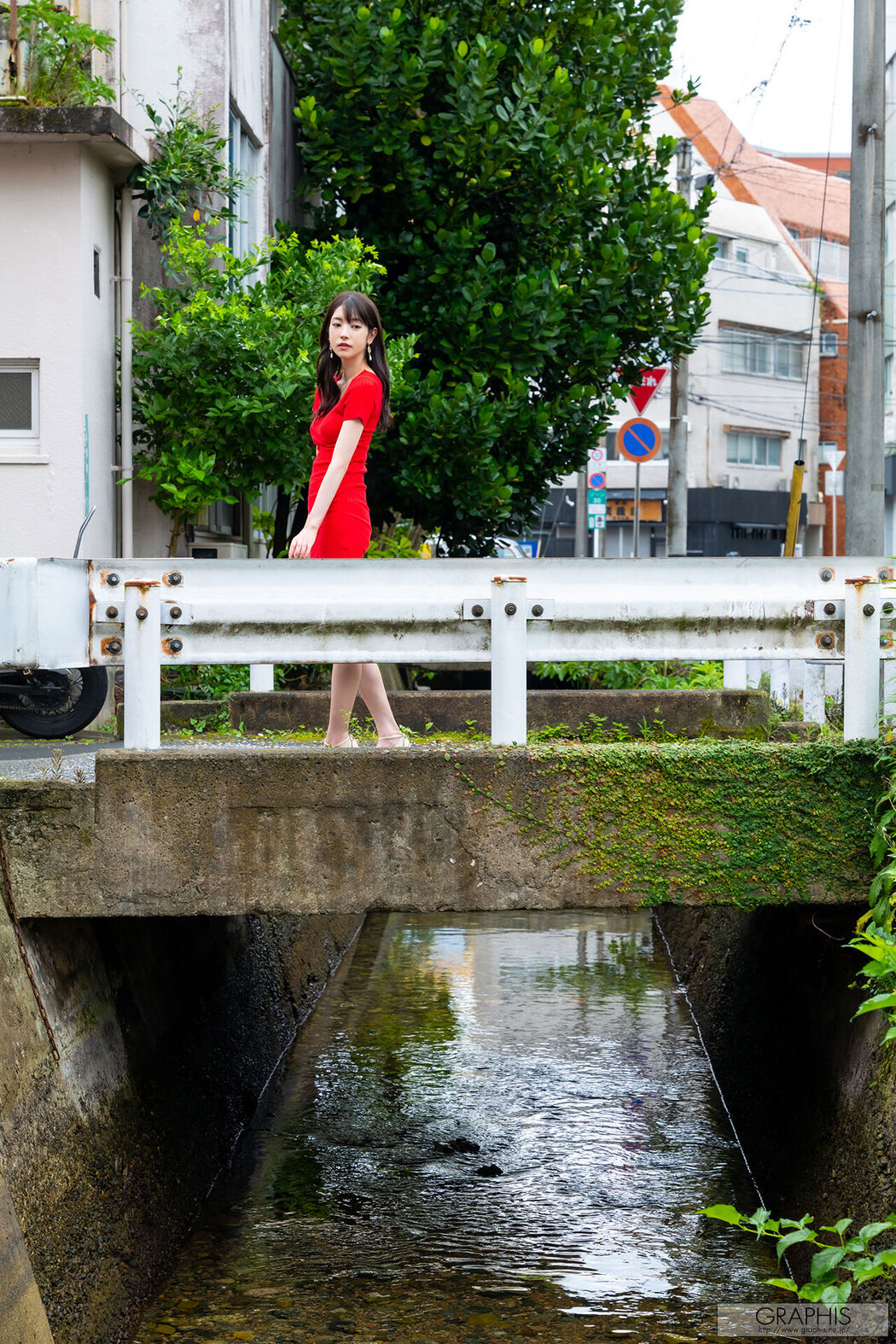 Karen Kaede 楓カレン, [Graphis] Gals Tropical Tour! Vol.05