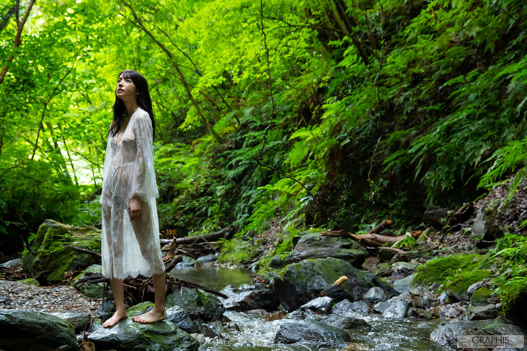 Karen Kaede 楓カレン, [Graphis] Gals Tropical Tour! Vol.05