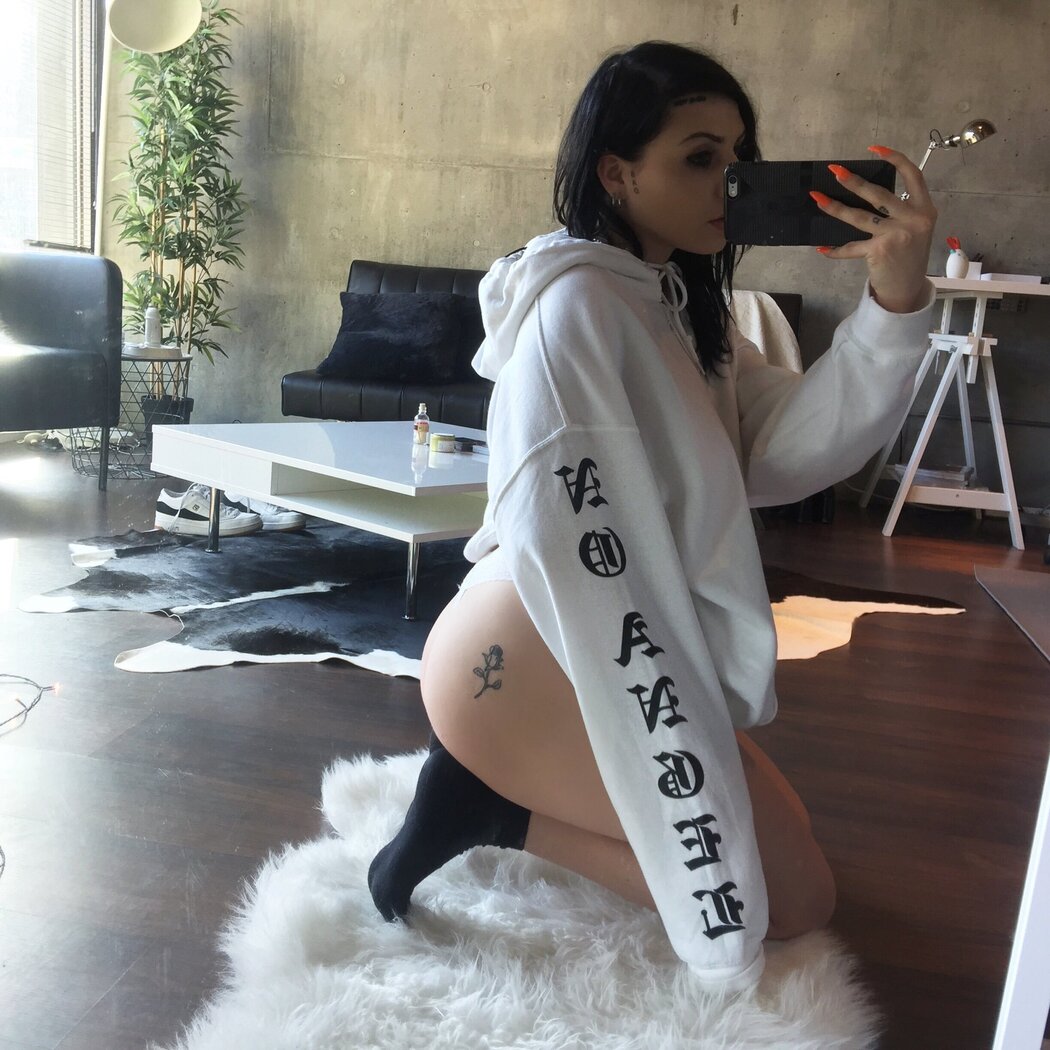 Toopoor Nude