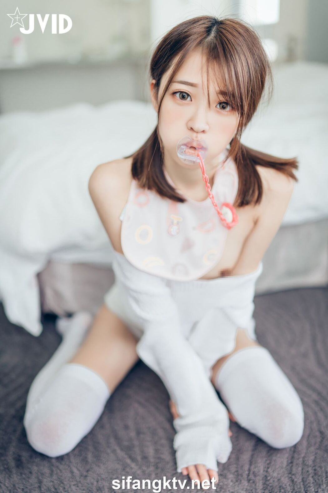 JVID Yan Yan 妍妍 Angel – 妍妍小寶寶 來餵她喝奶吧 還有透絲透點裝 潤滑絲襪 Part2