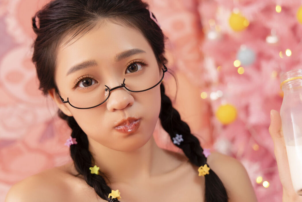 JVID Yan Yan 妍妍 Angel – 电竞少女 – 超可愛微乳美少女 – 第一次的性感開發 Part2