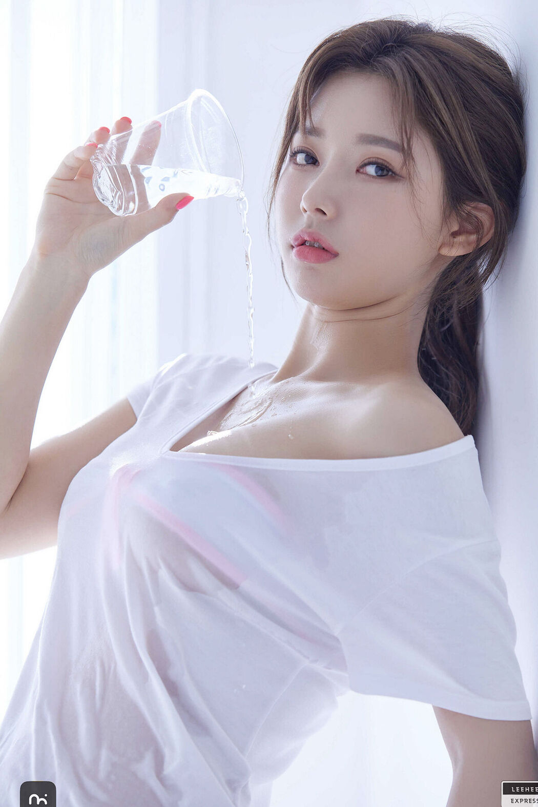 LE LEBE-229A U.Hwa 은유화 Cover Photo