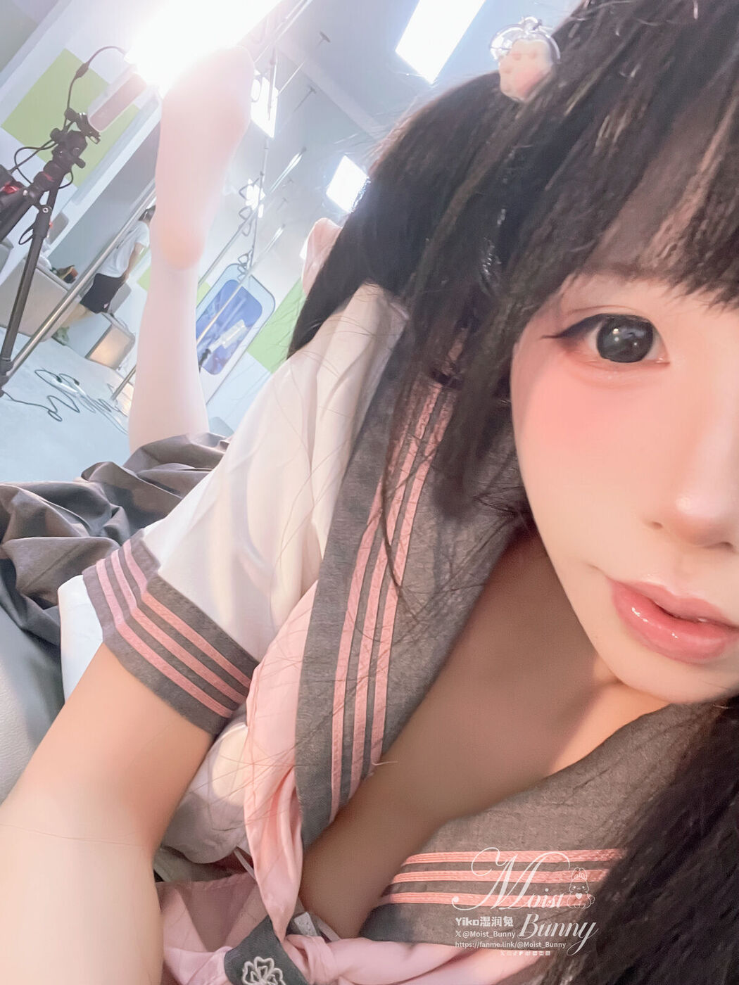 Coser@黏黏团子兔 – 12月作品 地铁萌妹 恋爱循环 Part2
