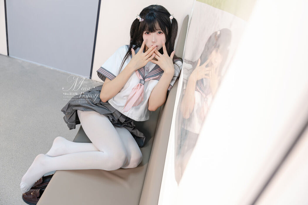 Coser@黏黏团子兔 – 12月作品 地铁萌妹 恋爱循环 Part2
