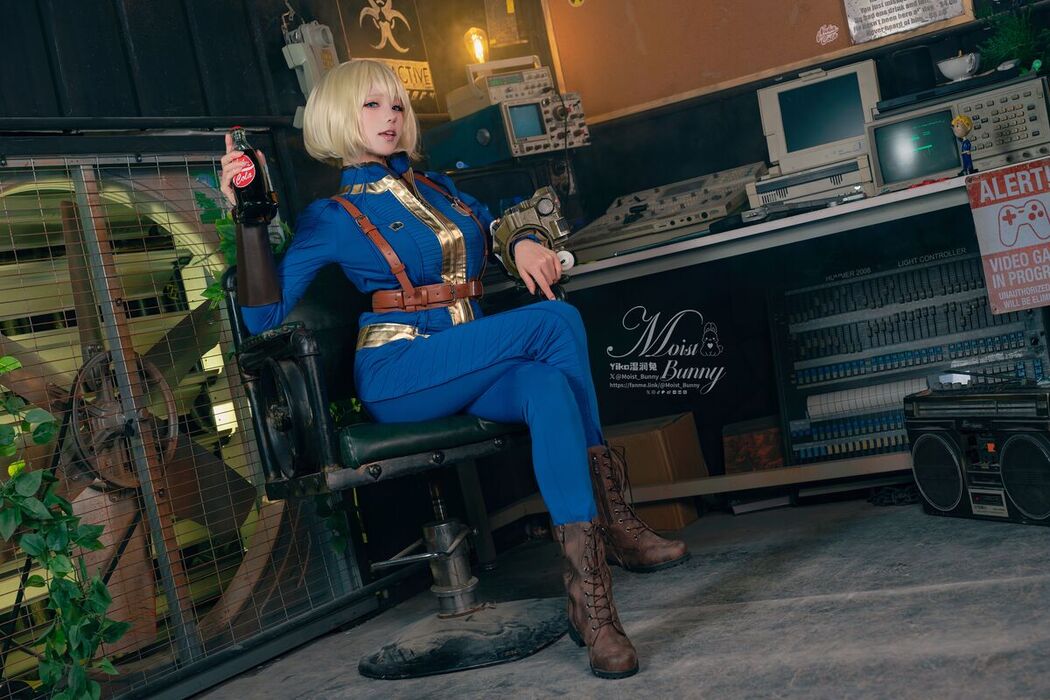 Coser@黏黏团子兔 – 12月作品 辐射-灰烬余生