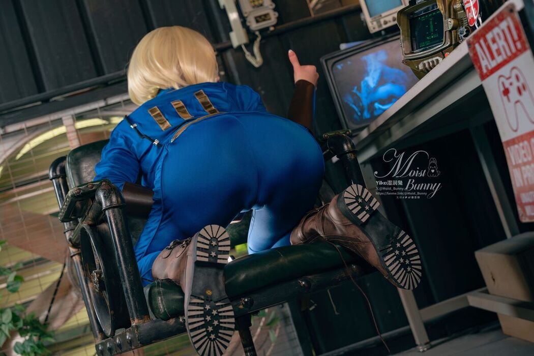 Coser@黏黏团子兔 – 12月作品 辐射-灰烬余生