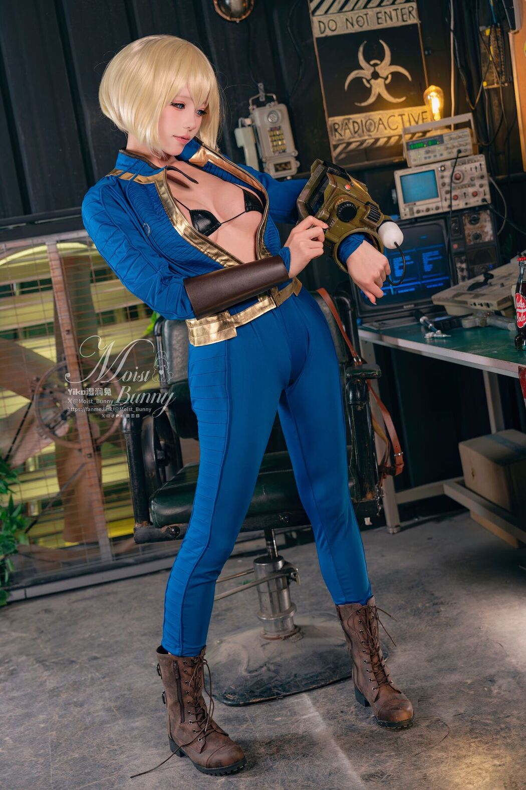 Coser@黏黏团子兔 – 12月作品 辐射-灰烬余生