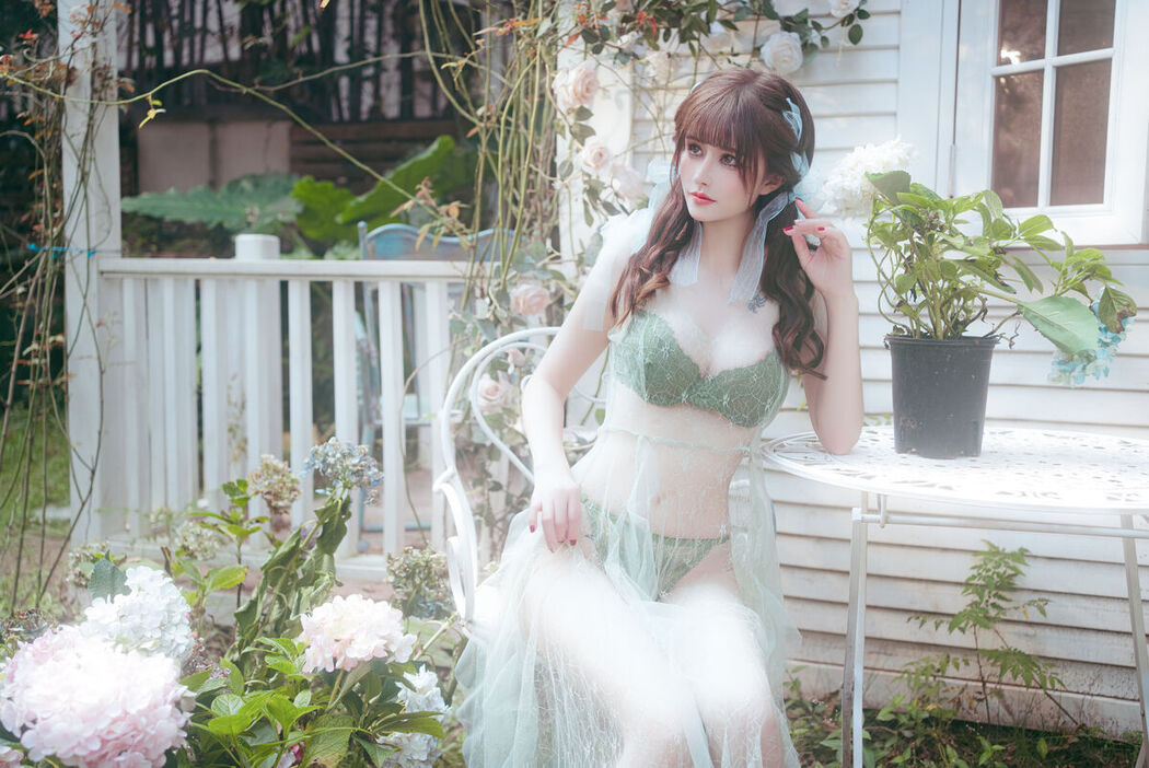 Coser@鹿八岁 – 小鹿的秘密花园