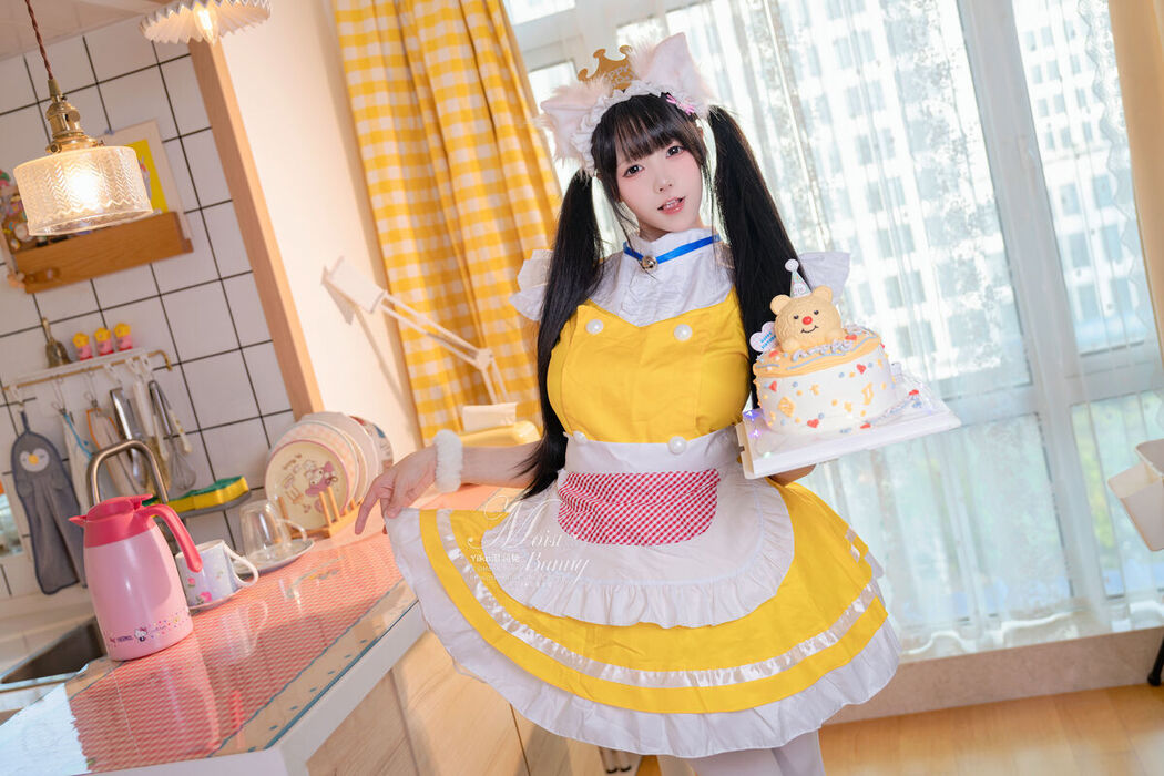 Coser@黏黏团子兔 – 12月作品 诞生日限定 兔子味蛋糕