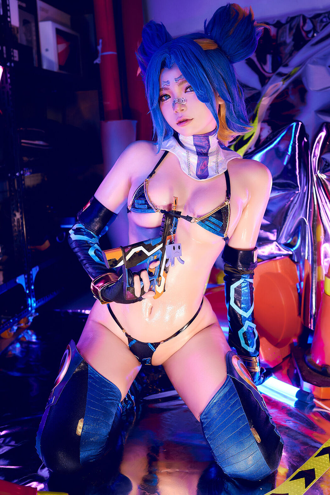 Coser@ZinieQ – Neon Valorant Cover Photo