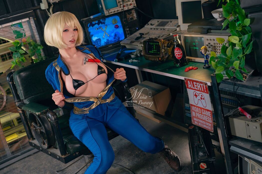 Coser@黏黏团子兔 – 12月作品 辐射-灰烬余生