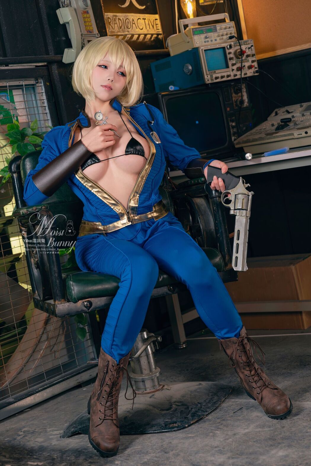 Coser@黏黏团子兔 – 12月作品 辐射-灰烬余生