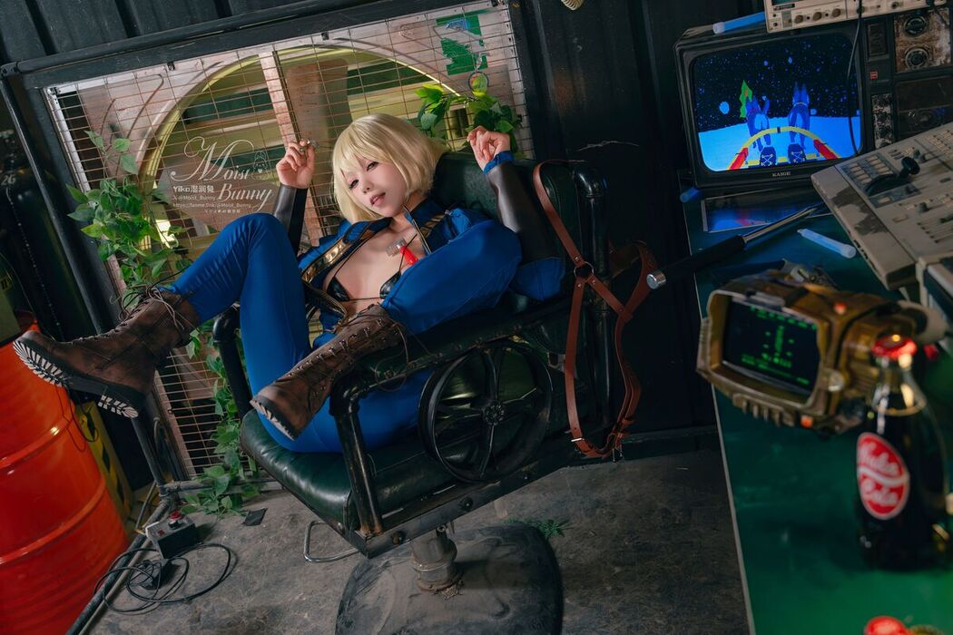Coser@黏黏团子兔 – 12月作品 辐射-灰烬余生