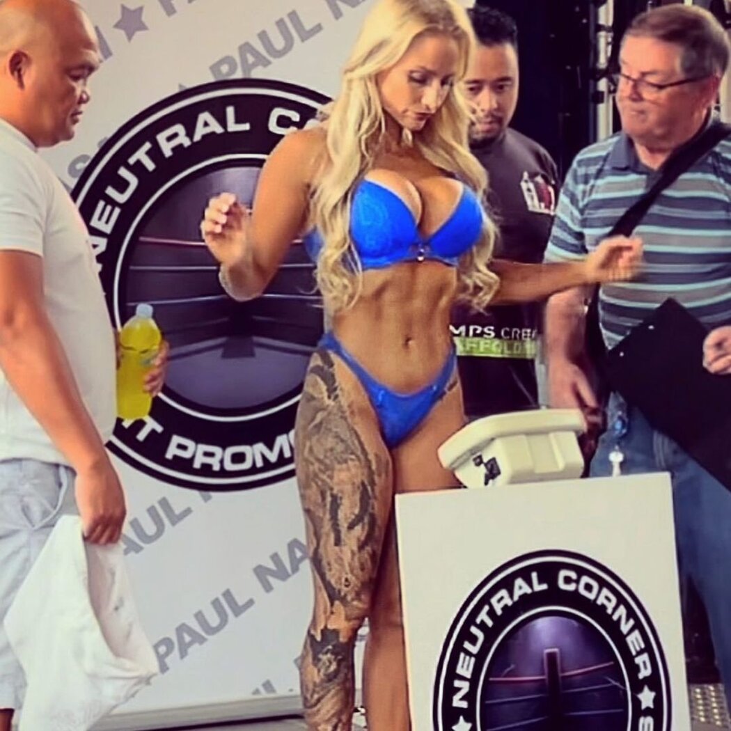 Ebanie Bridges Hot