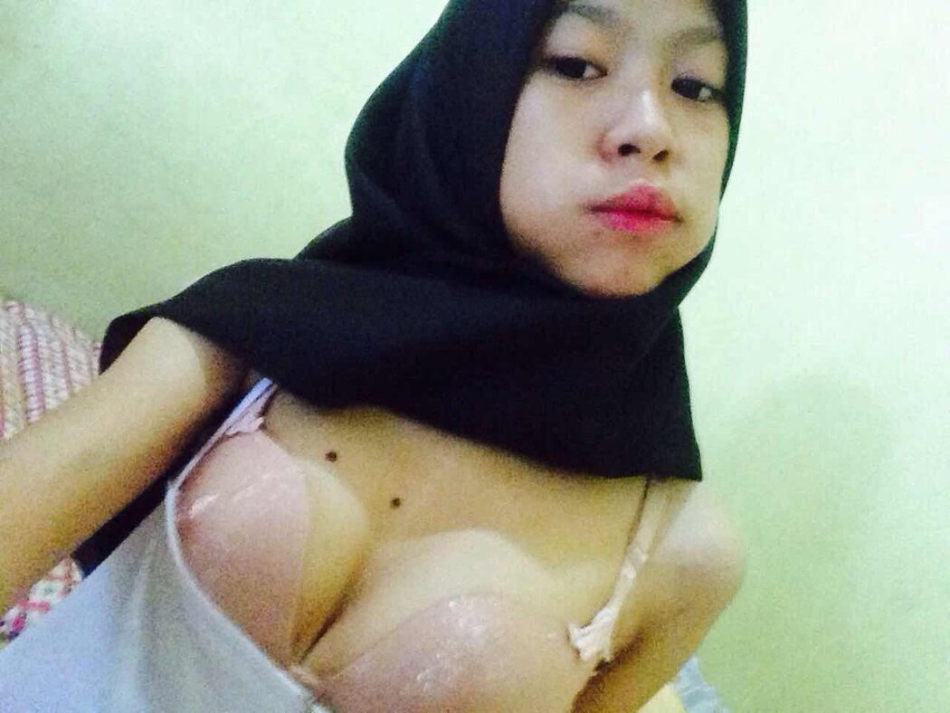 JilBoobs R