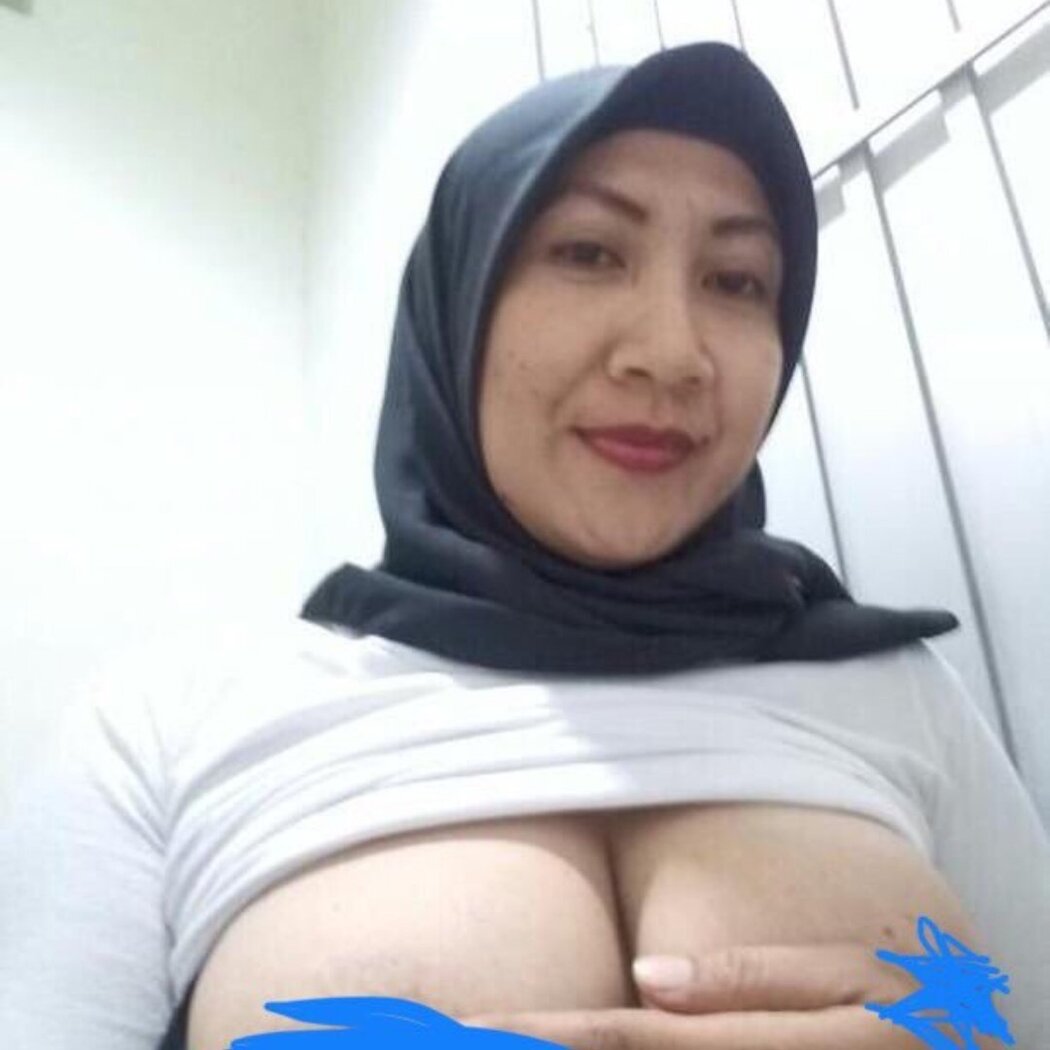 JilBoobs R