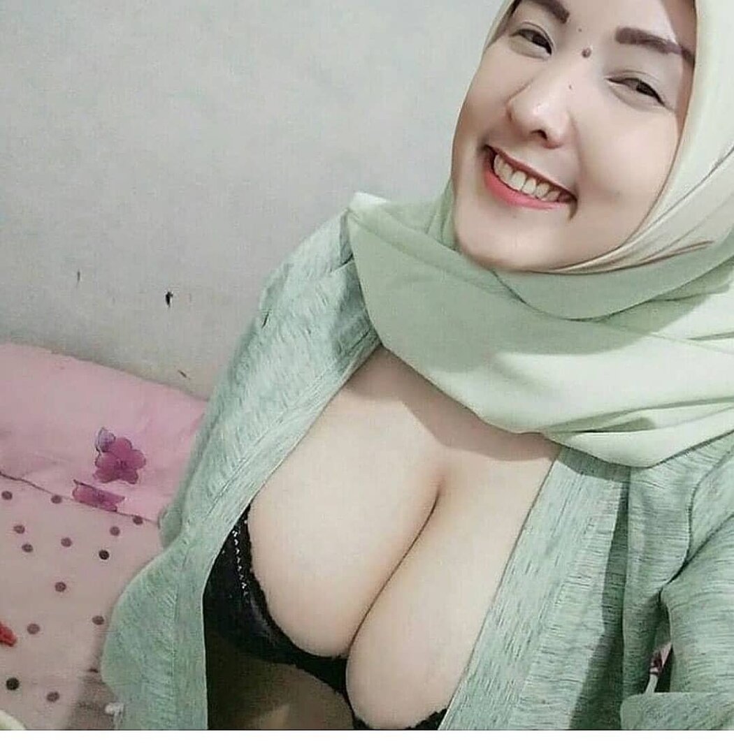 JilBoobs R