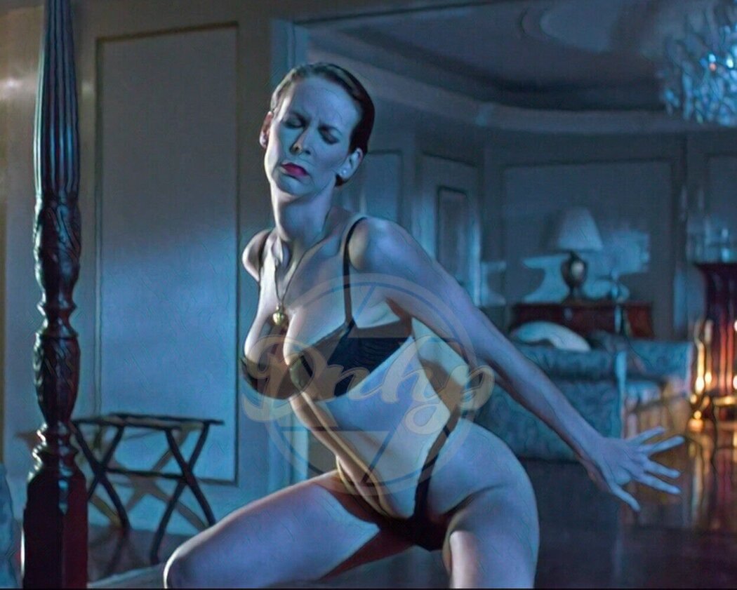 Jamie Lee Curtis Hot