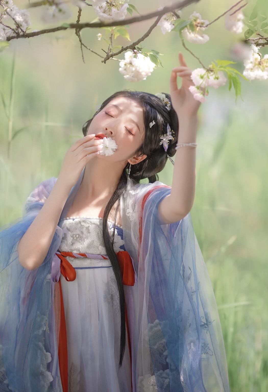 YiTuYu艺图语 Vol.1544 Xiao Wen Nuan Xiang Yao Ge Da Tai Yang