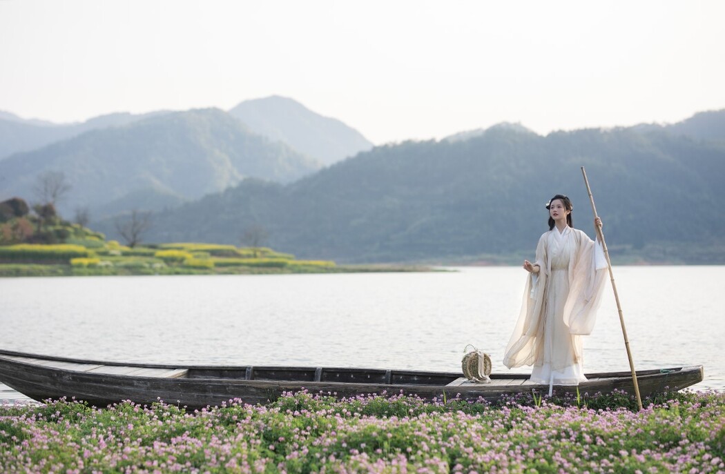 YiTuYu艺图语 Vol.1524 Zhi Chun He