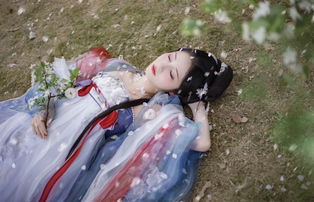 YiTuYu艺图语 Vol.1544 Xiao Wen Nuan Xiang Yao Ge Da Tai Yang