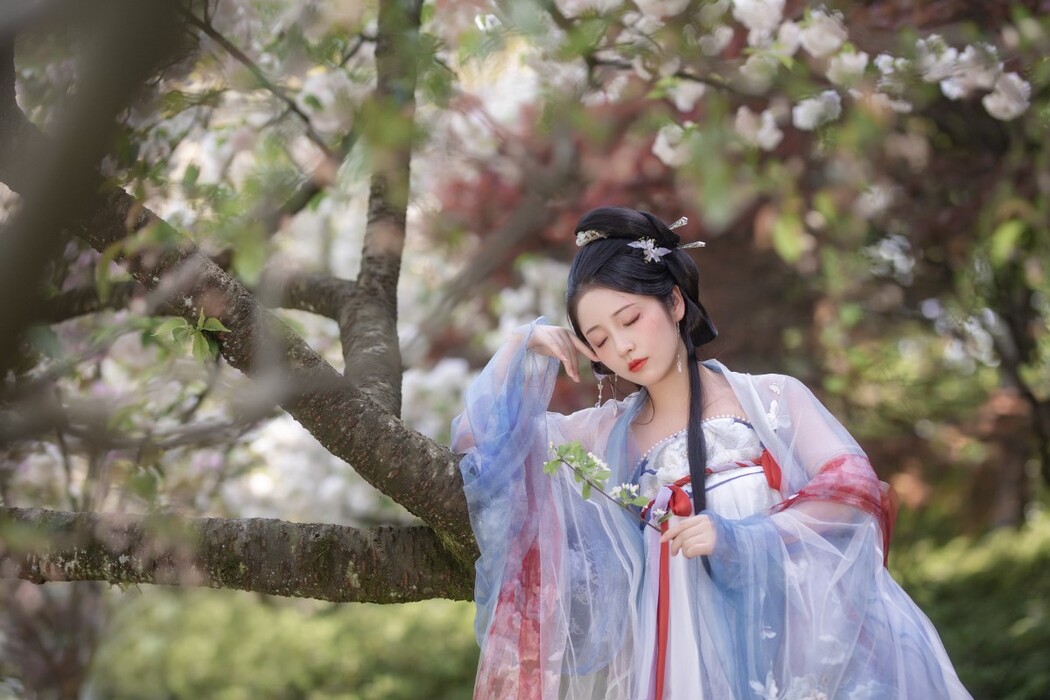 YiTuYu艺图语 Vol.1544 Xiao Wen Nuan Xiang Yao Ge Da Tai Yang