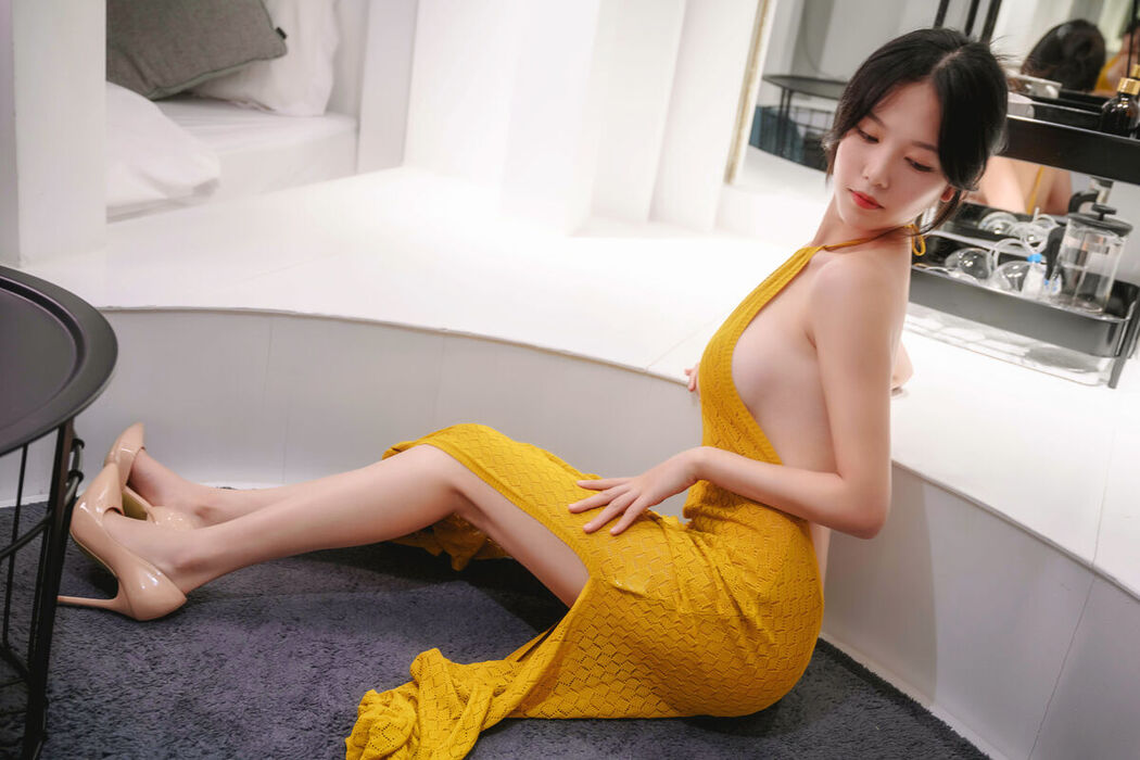 Coser@抖娘-利世 – 激凸黄色