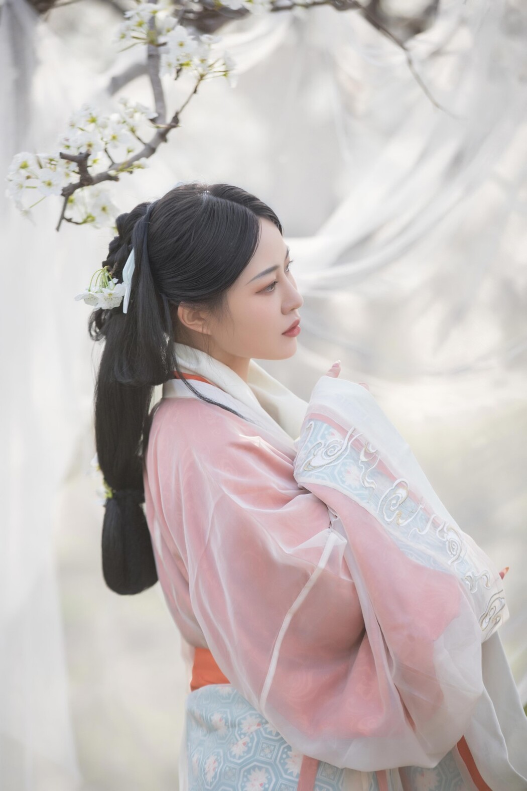 YiTuYu艺图语 Vol.1542 Lu Ge