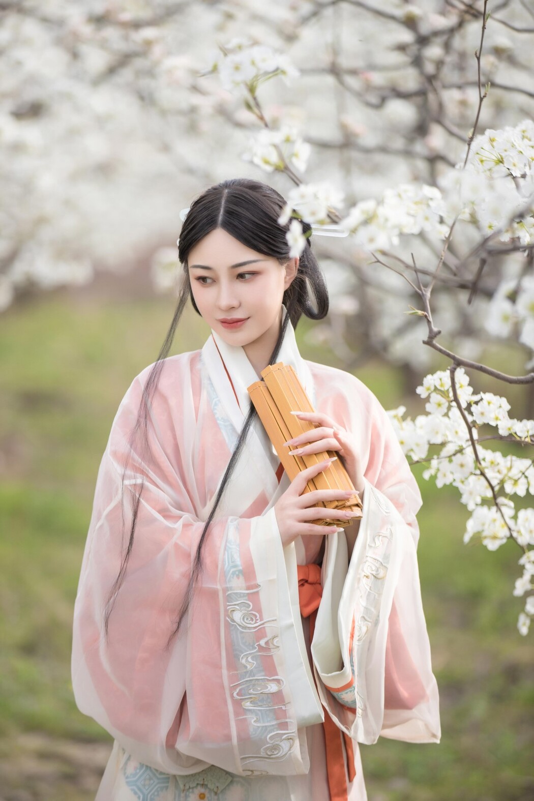 YiTuYu艺图语 Vol.1542 Lu Ge