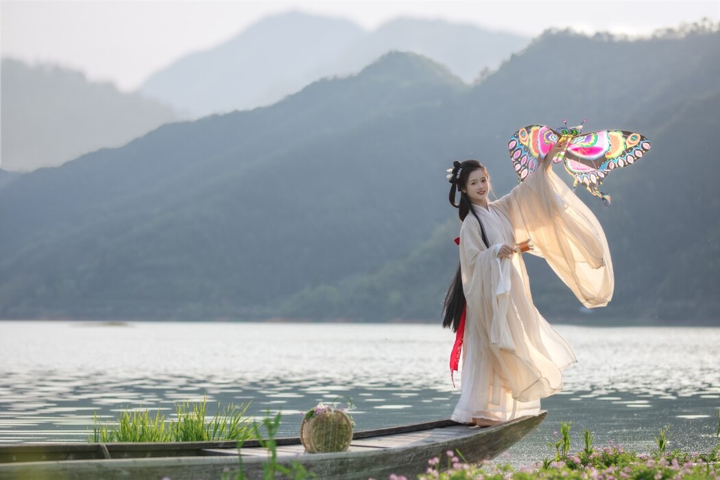 YiTuYu艺图语 Vol.1524 Zhi Chun He