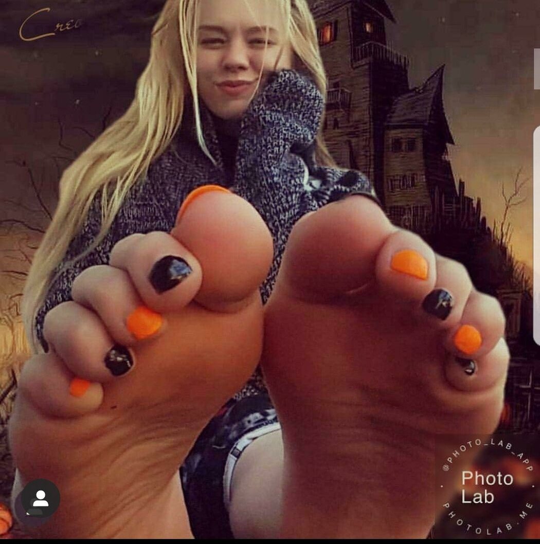 Shoeplay Dangling