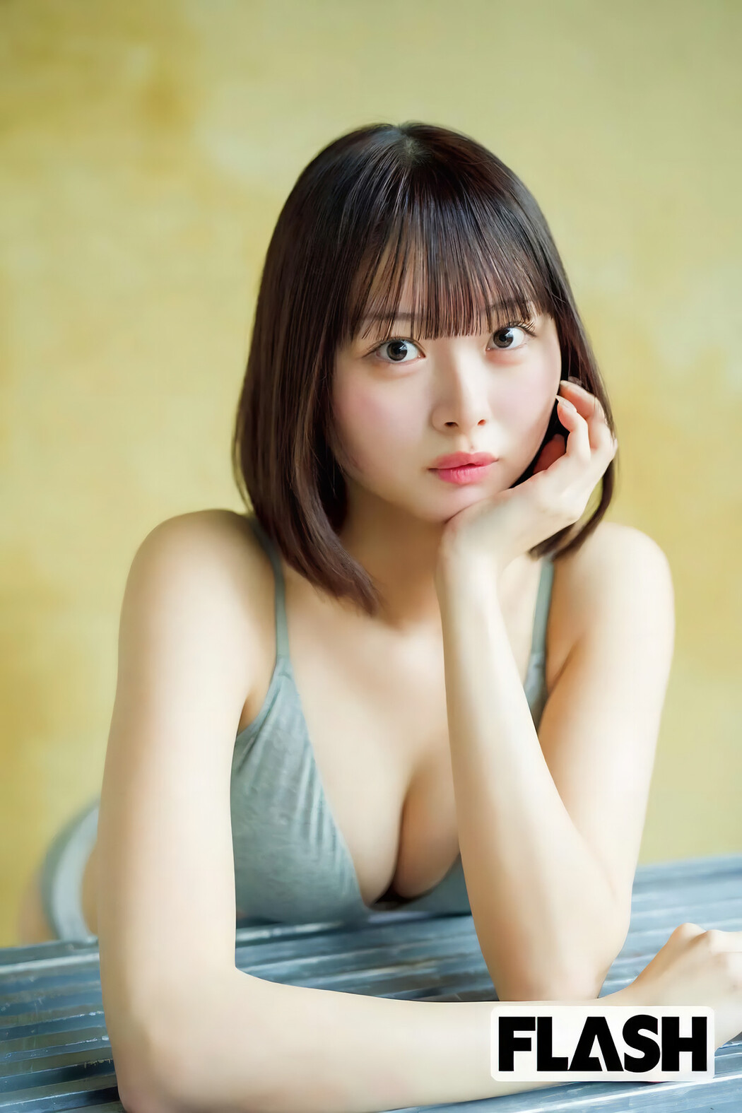 いま見るべきアイドル - 全員水着で!, FLASH 2025.05.06 (フラッシュ 2025年5月6日号)