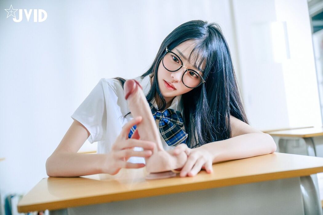 JVID Yan Yan 妍妍 Angel And 俄罗斯公主 – 精华作品 禁忌的师生恋 教师里的OL和JK肉欲百合 Part3