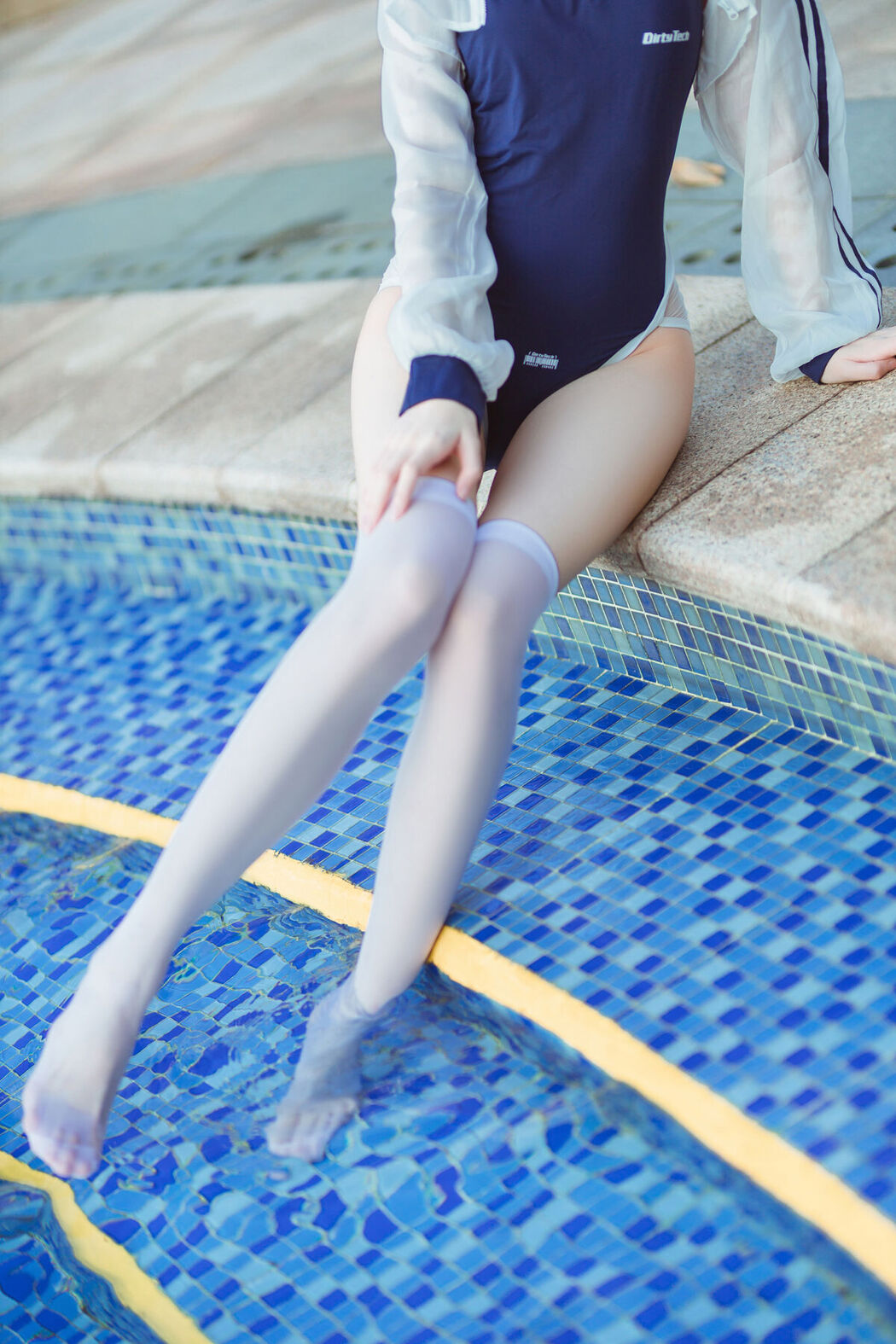 Coser@许岚LAN – 泳池竟泳