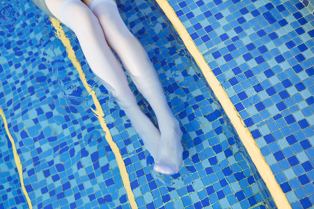 Coser@许岚LAN – 泳池竟泳
