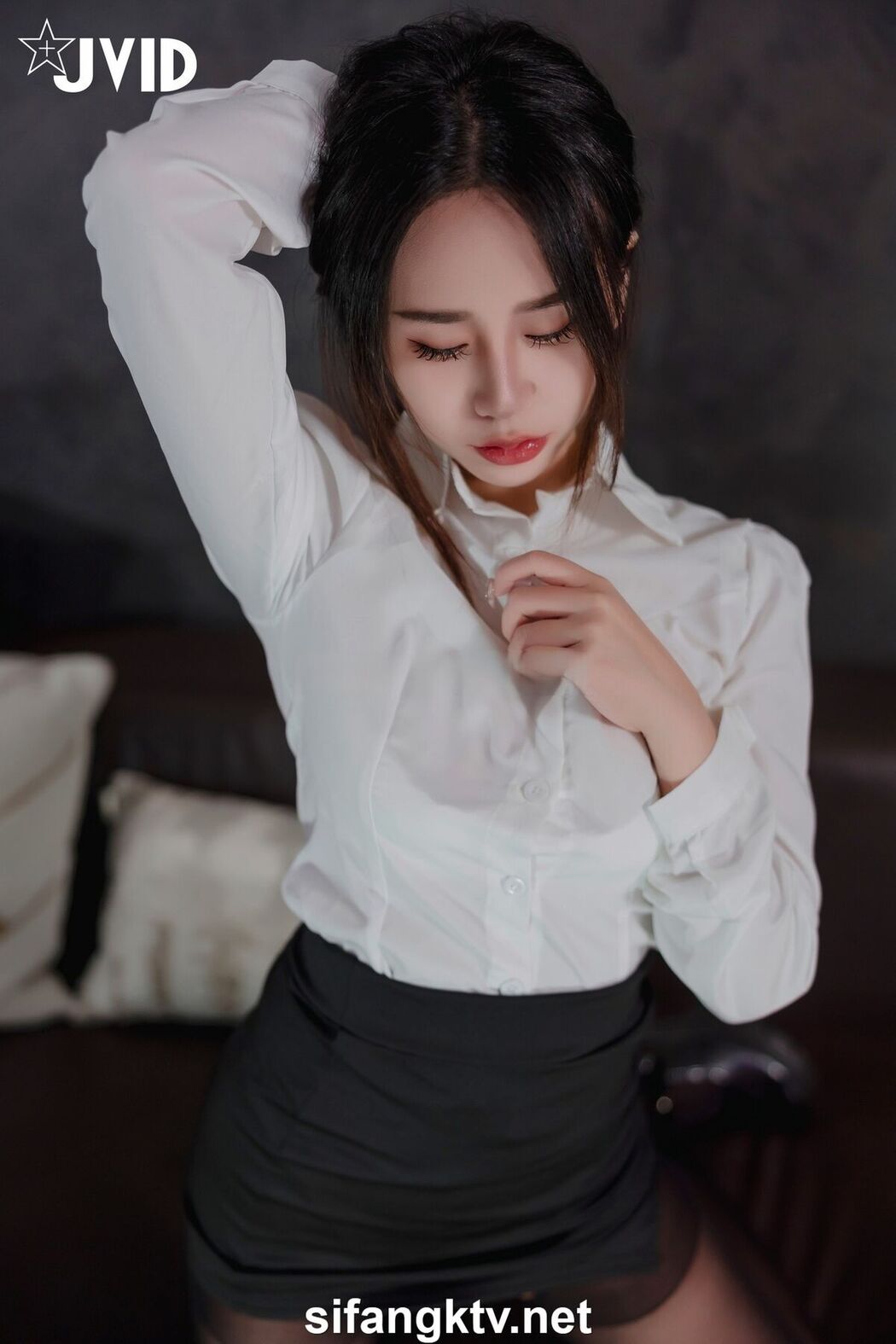 JVID Ying Mu Qing Zi 櫻木晴子 – 賣房賣到客戶的床上 Part1